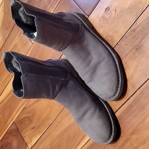 Uggs Larra nubuck Chelsea boot